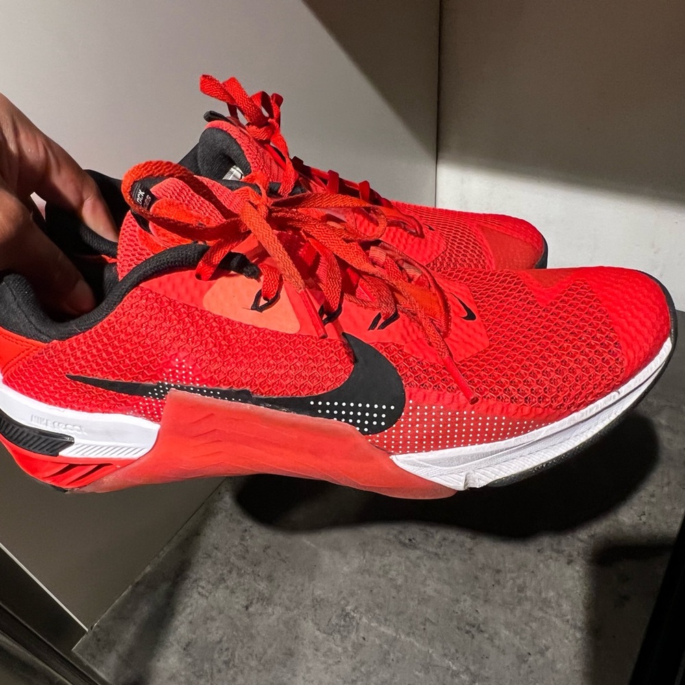 Nike METCON 7 barely used . Very good condition